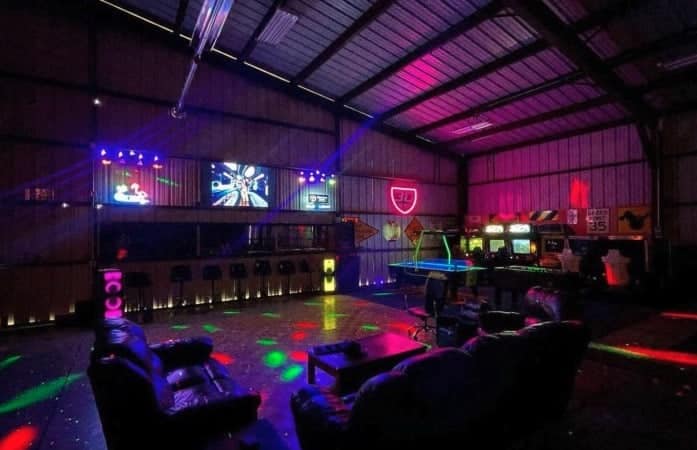 Little Talladega - Drift Mansion with games room