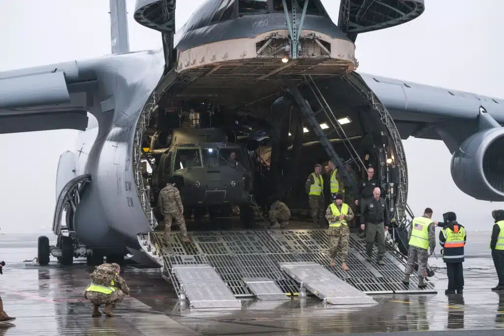 Lockheed-C-5-Galaxy-cargo-plane