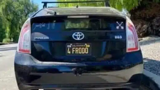 California man with 'Lord of the Rings'-themed license plate had his day made when Elijah Wood saw it