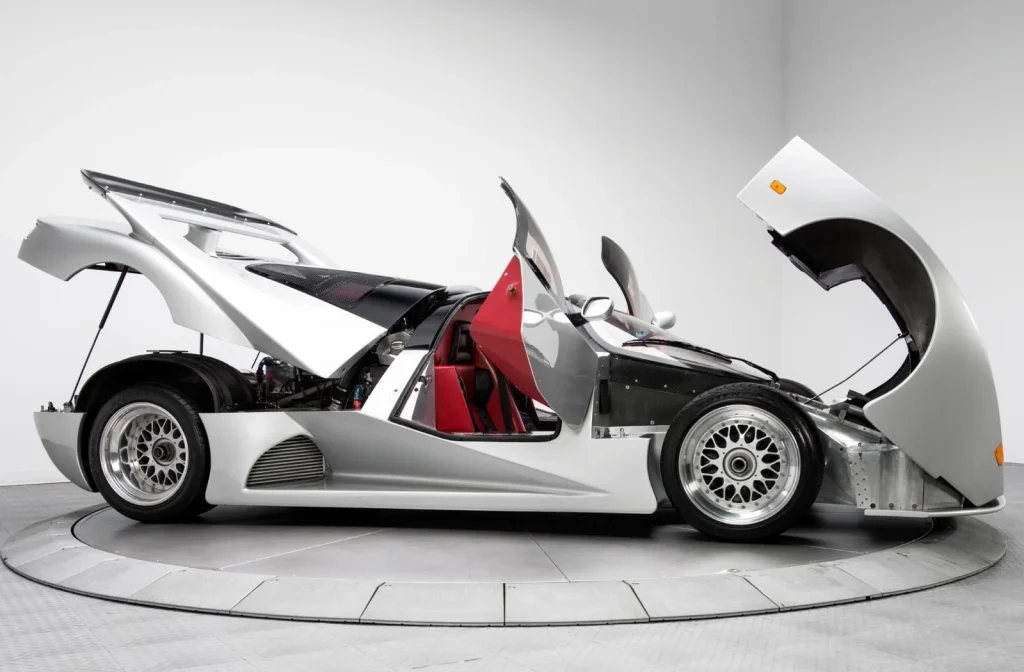 Dubai royal spent $3,600,000 building the world's fastest car and it was a forgotten automotive legend that flew under the radar