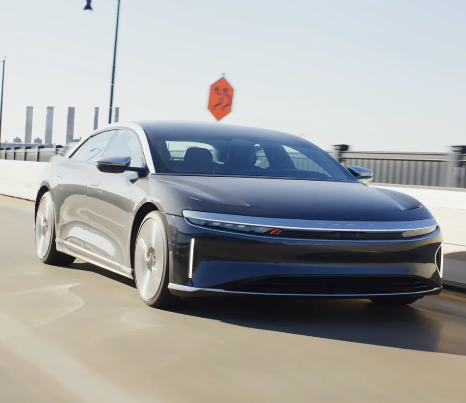 This is how EV acceleration changes as the battery % drops