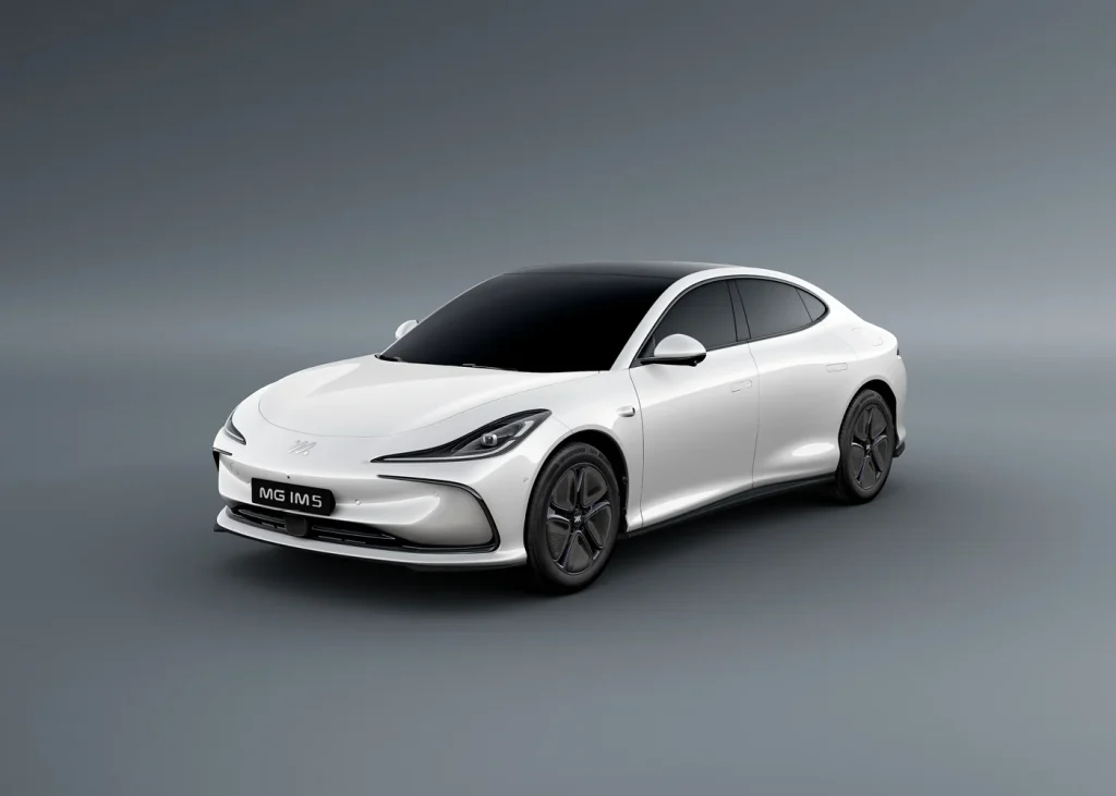 A roundup of the longest-range EV models of 2025, comparing WLTP figures from 434 to 500 miles as electric cars push long-distance capability further