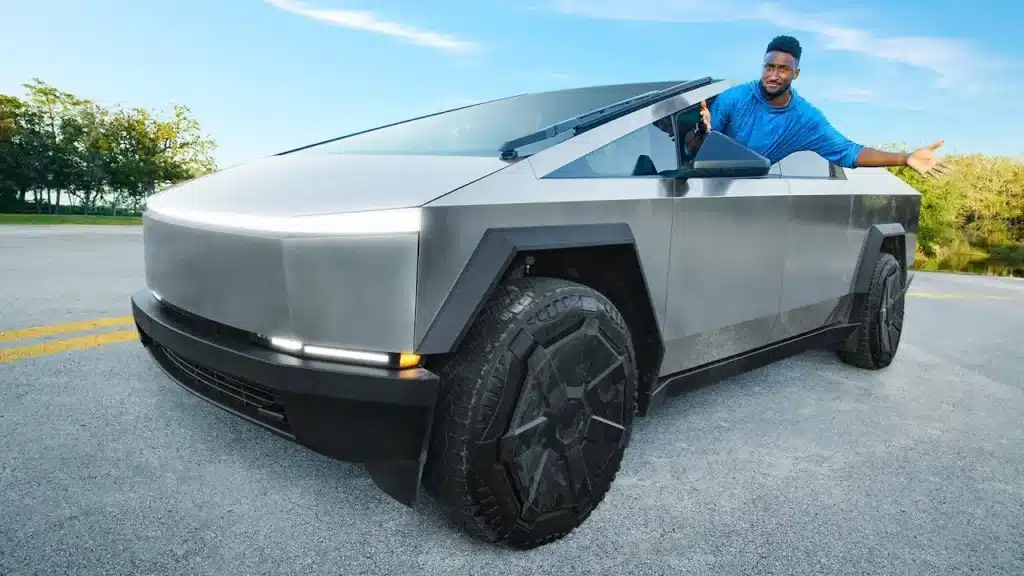 MKBHD-admits-he-sold-his-Tesla-Cybertruck-because-he-liked-the-Rivian-better