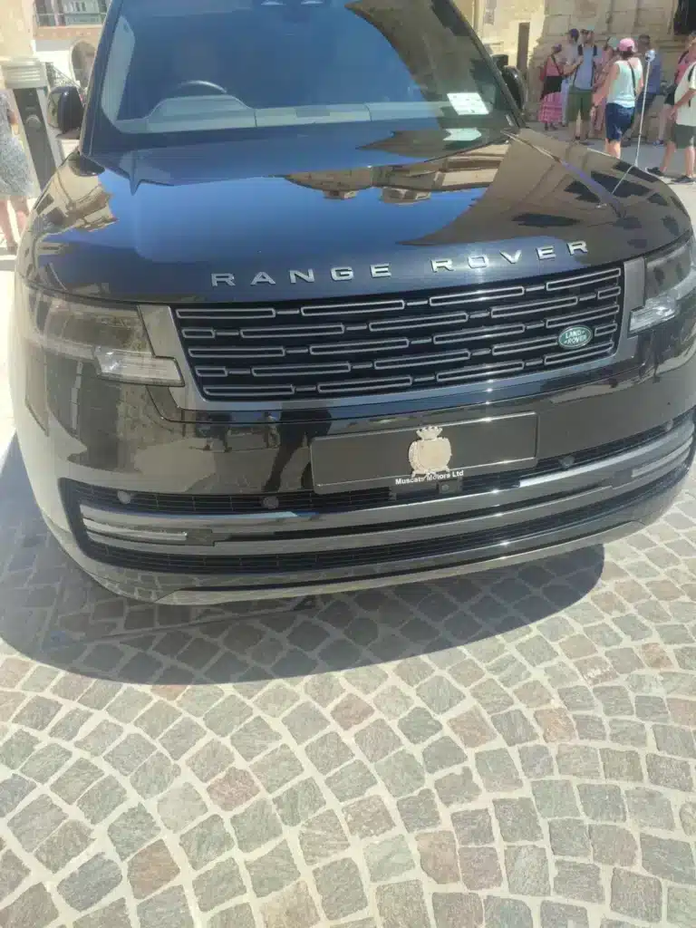 Vacationer baffled by license plate without numbers or letters in Europe, finds there’s an important reason for it