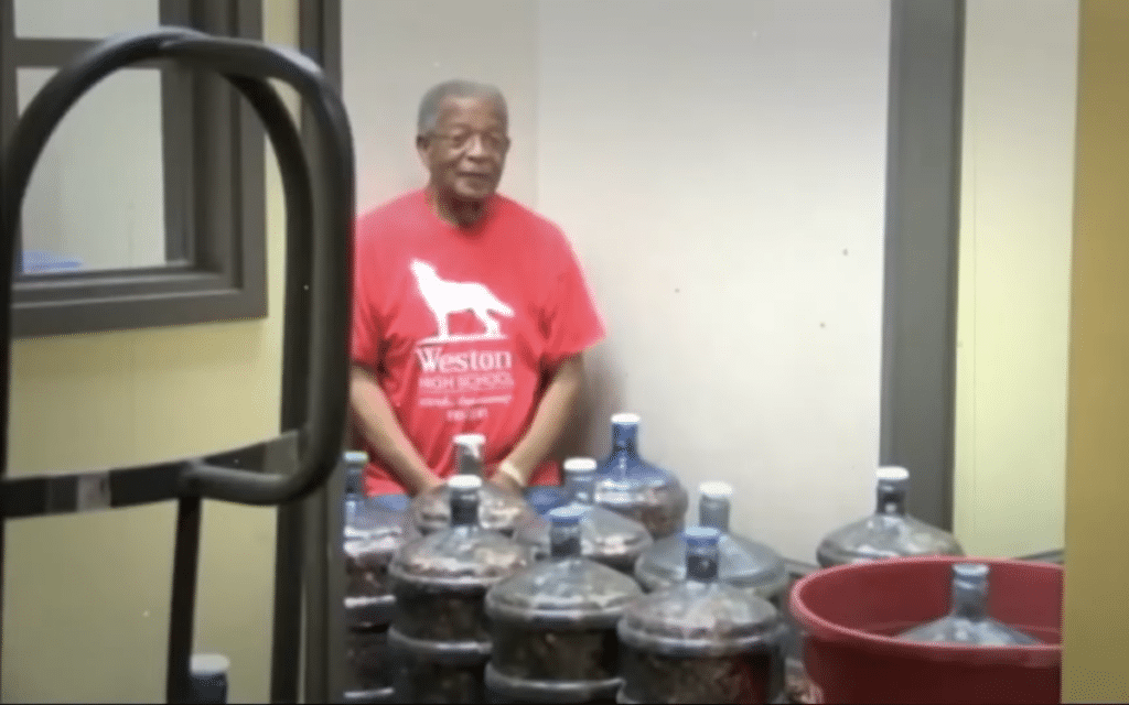 Otha Anders collects pennies for 45 years before cashing in unbelievable amount
