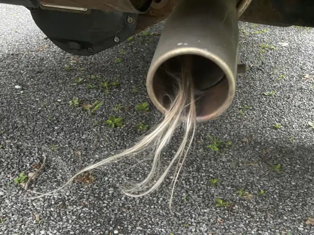 Man-left-puzzled-after-seeing-hair-in-his-cars-exhaust-pipe-1