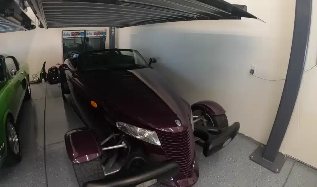 Weird car in Tyler's garage