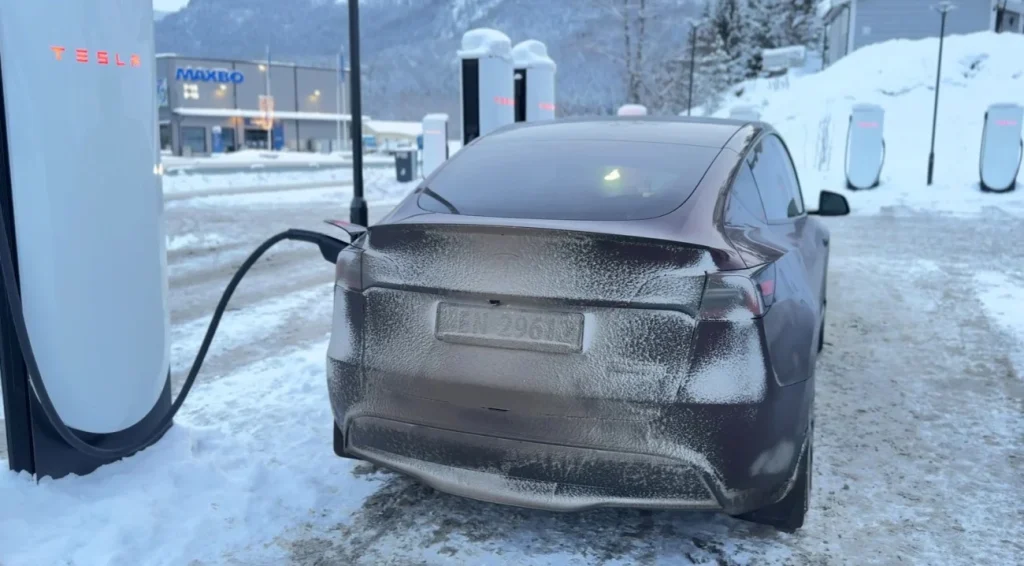 High altitude mountain passes and sub-zero temperatures test the Tesla Model Y winter performance during a 500 kilometer Norway road trip from Bergen to Oslo