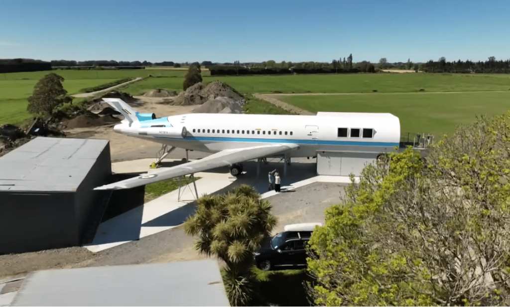 Man wanted to buy set of stairs but instead bought Boeing 727 thats now his home