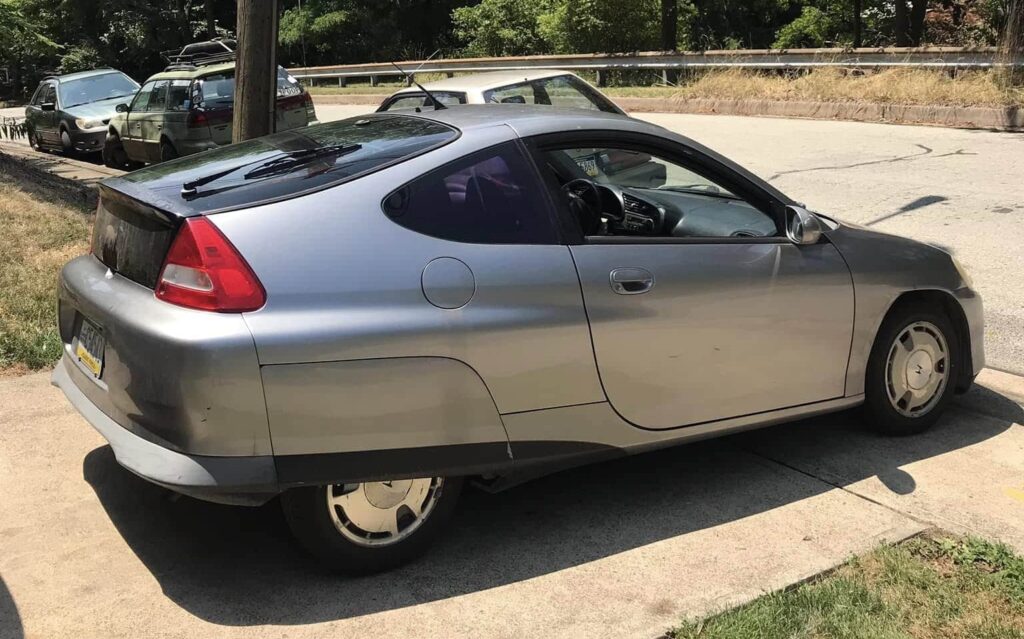 This high mileage Honda Insight is still going strong, with a hybrid battery and impressive fuel efficiency helping it near the one-million-mile mark