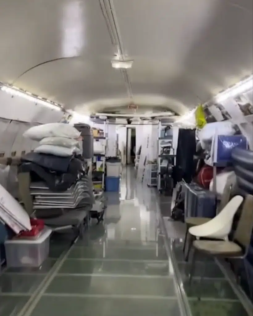 Man who turned Boeing 727-200 into his home gives a tour of creation