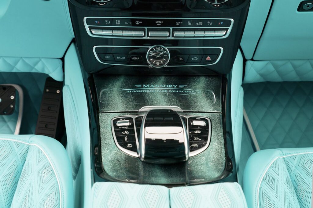 Mansory Mercedes G-Wagen center console