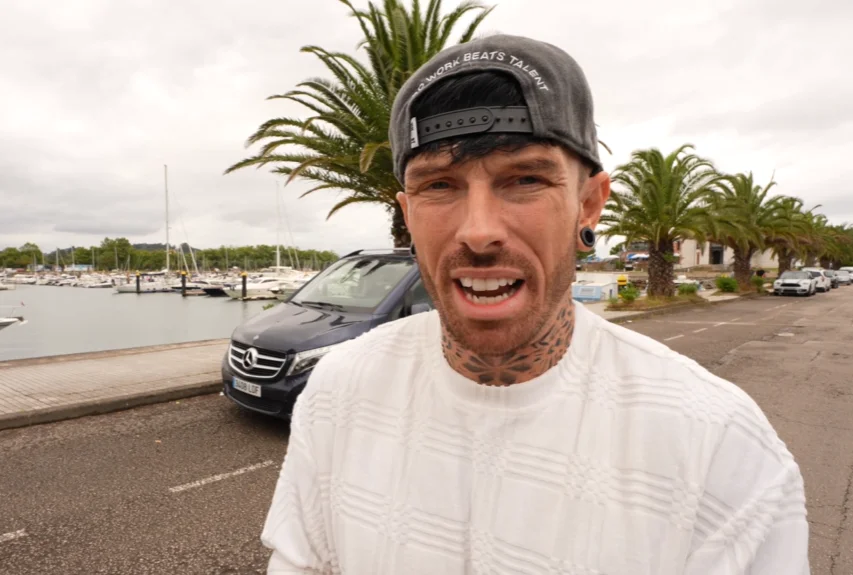 Mat Armstrong takes on a whole new challenge as he buys a $2.2M non-running luxury yacht to try and fix it as he eyes a 'bargain'