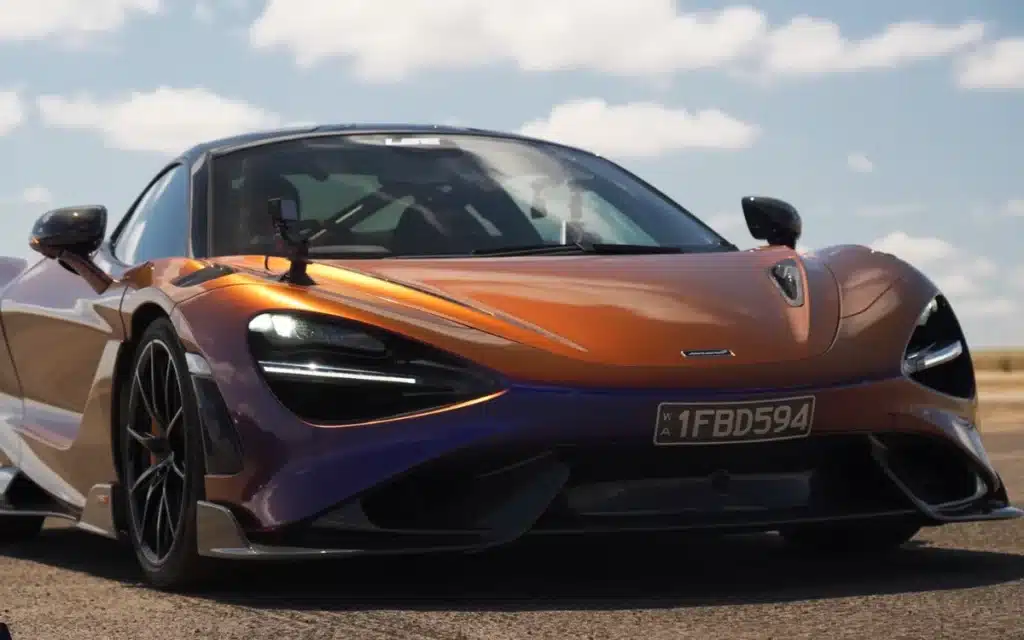 McLaren Senna versus 765LT