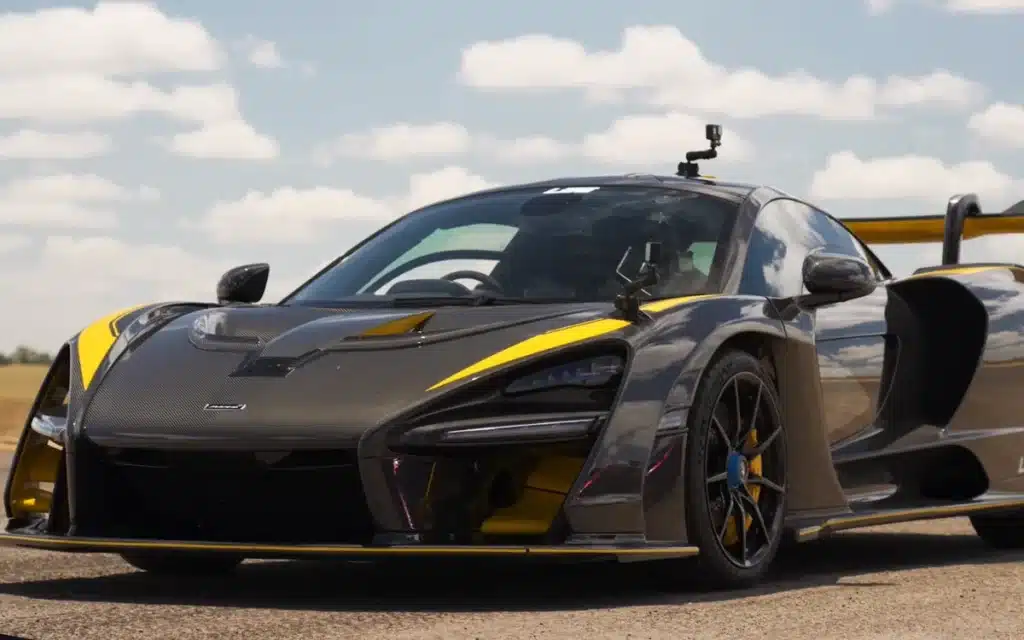 McLaren Senna versus 765LT