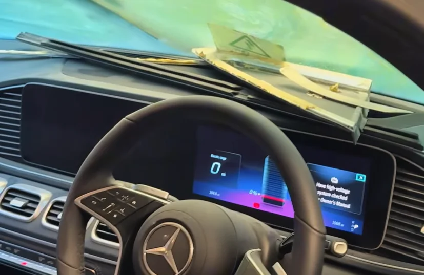 Men find auction $40,075 Mercedes GLE that's been dead for 4 months to see if they can revive it after others have failed