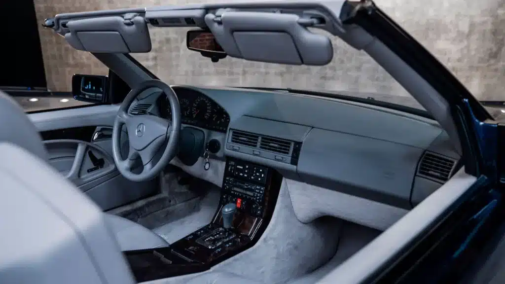 Mercedes-Benz R129 convertible with automatic rollover