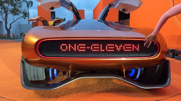 Mercedes-Benz Vision One-Eleven rear display