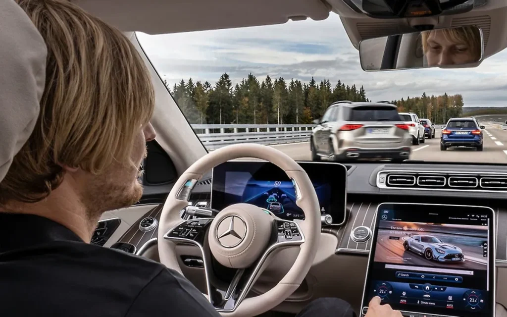 A new GM patent suggests the future of automatic lane-changing might be as simple as shifting your eyes. 