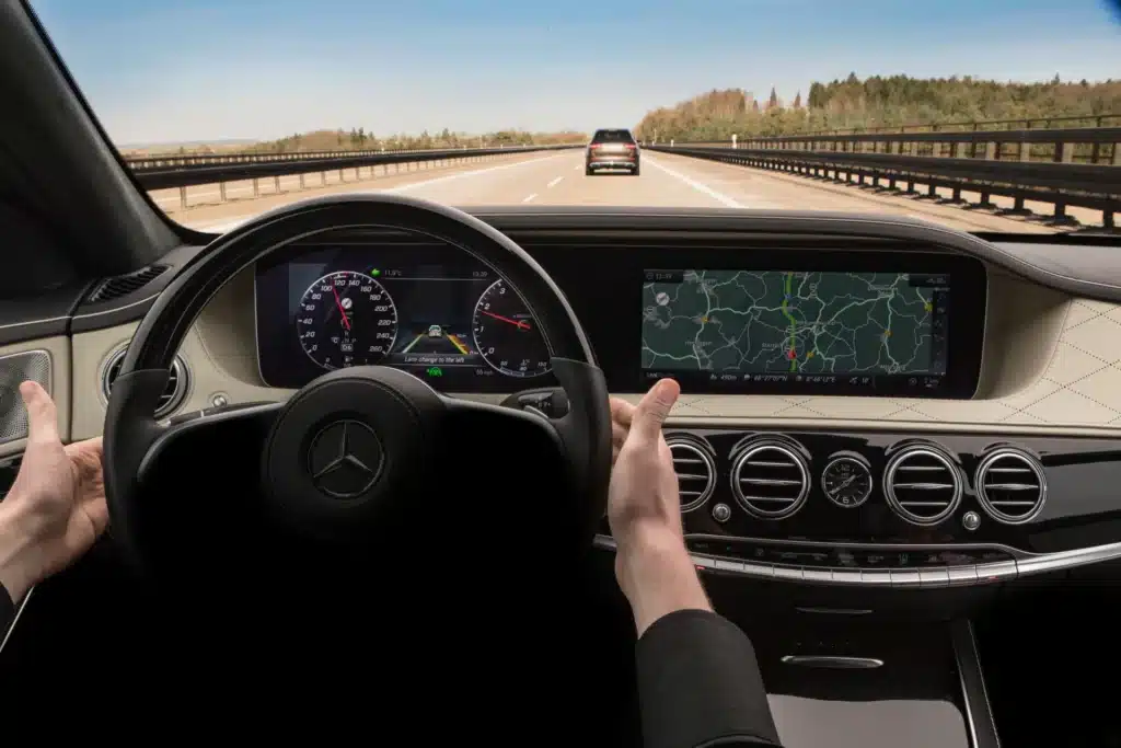 Mercedes mastered autonomous driving in 1994 using early AI, a self-driving car, and the Mercedes PROMETHEUS project long before Tesla or Waymo appeared