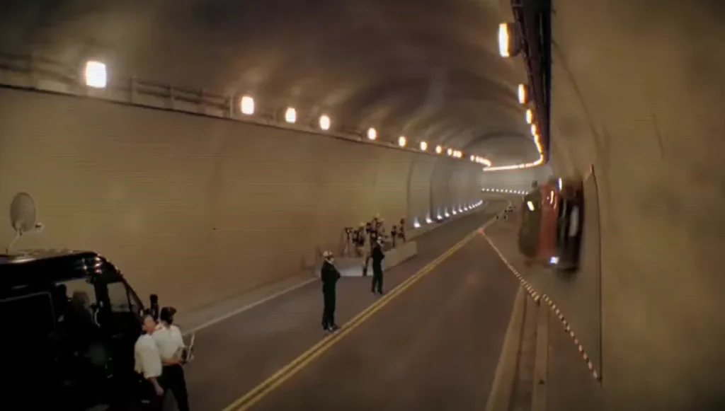 China just made Mercedes' dream from 16 years ago a reality by driving a 5,700lb electric SUV across tunnel's ceiling with 360-degree loop