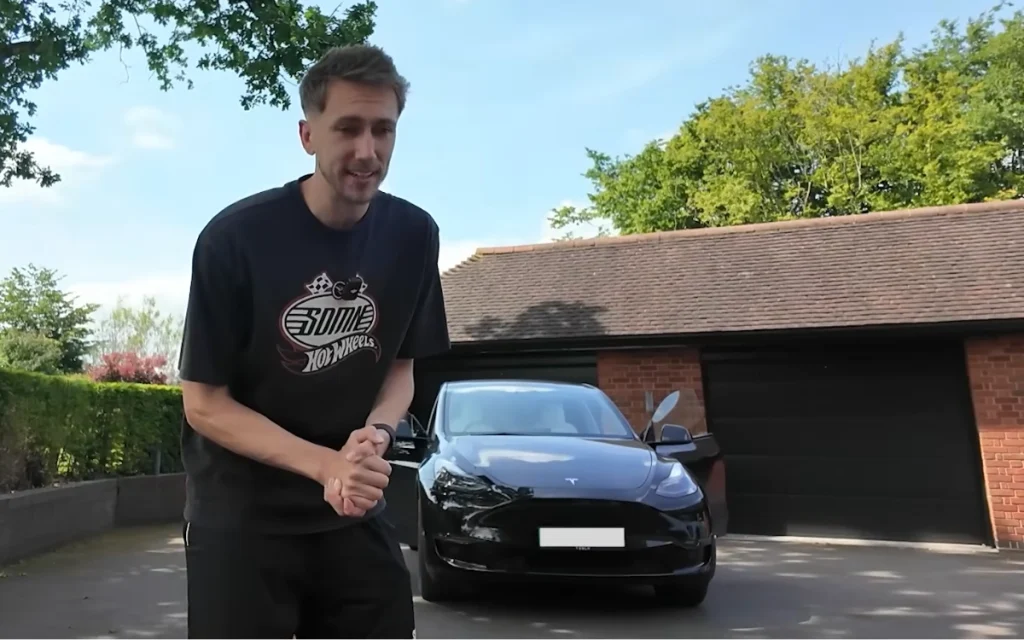 The Porsche Taycan and the Tesla Model Y are two very different EVs that represent opposite ends of the electric performance and practicality spectrum.