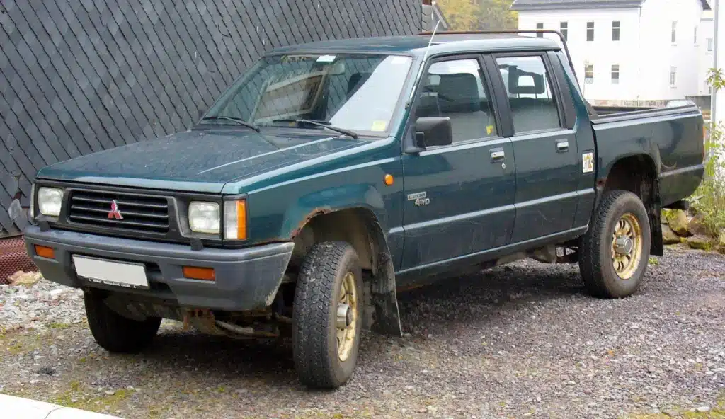 tesla cybertruck mitsubishi L200