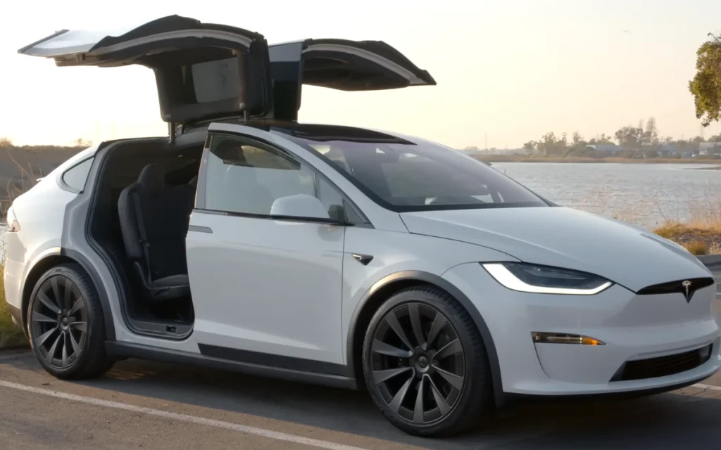 Elon Musk may be the richest man in the world, but according to ex-Tesla president Jon McNeill, both men had to sleep on the floor during a Model X crisis.