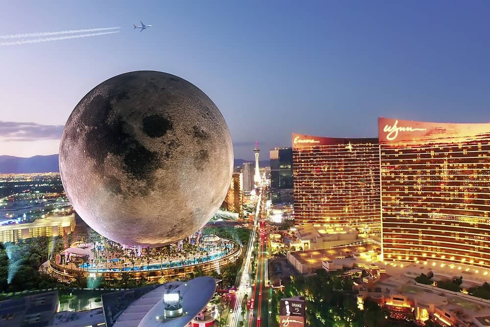 Moon-shaped resort Las Vegas