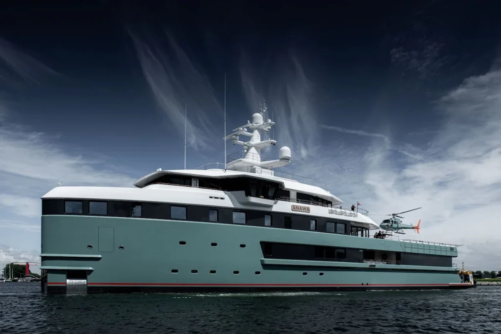 Vancouver residents furious as $300,000,000 superyacht burns hundreds of gallons of fuel an hour