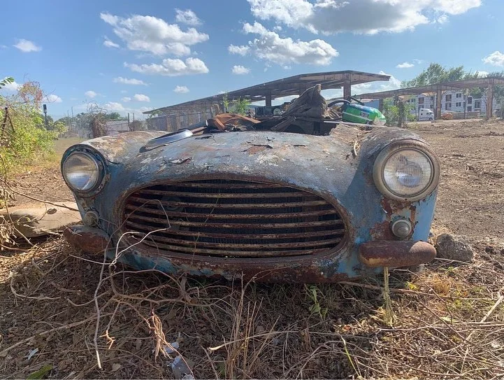 Mystery car discovered in Texas field no one on the internet can work out and there's not even any clues