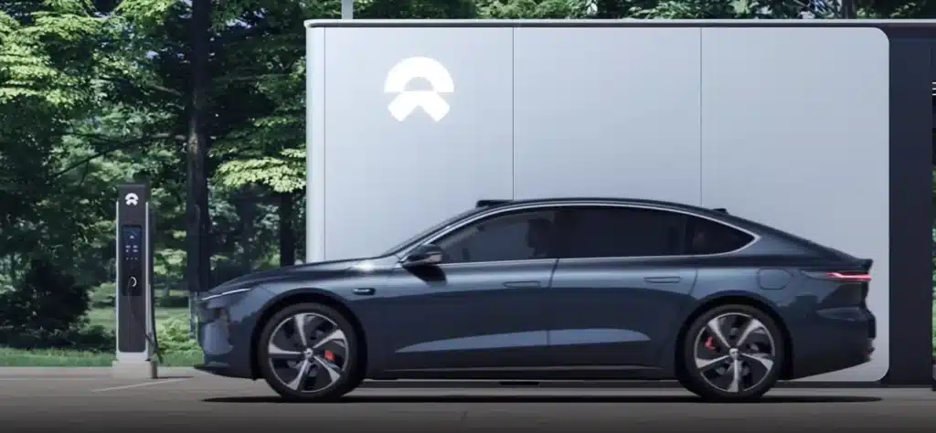 3-minute battery swaps are facing off against 5-minute charge times for China's EV drivers
