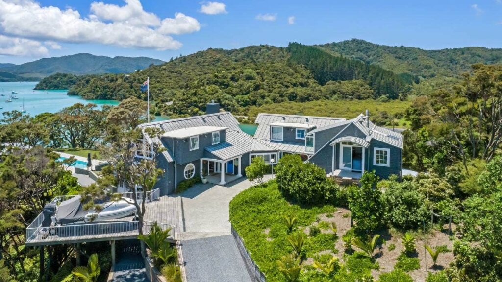 New Zealand seaside mansion is designed like a superyacht