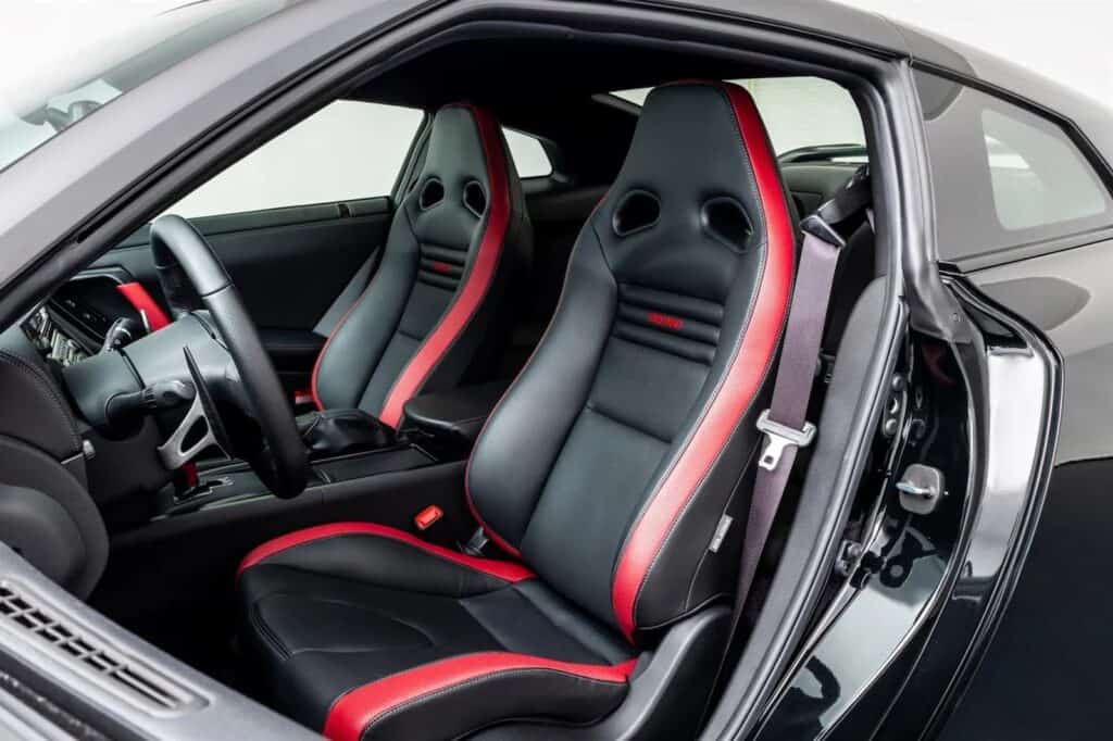 Nissan GT-R Black Edition interior
