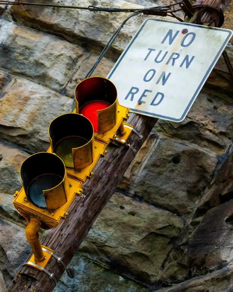 north america european countries traffic rule turn on red