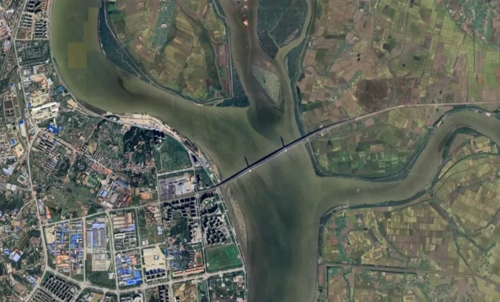 $350,000,000 ‘bridge to nowhere’ connecting China and North Korea shows signs of life after years of decay