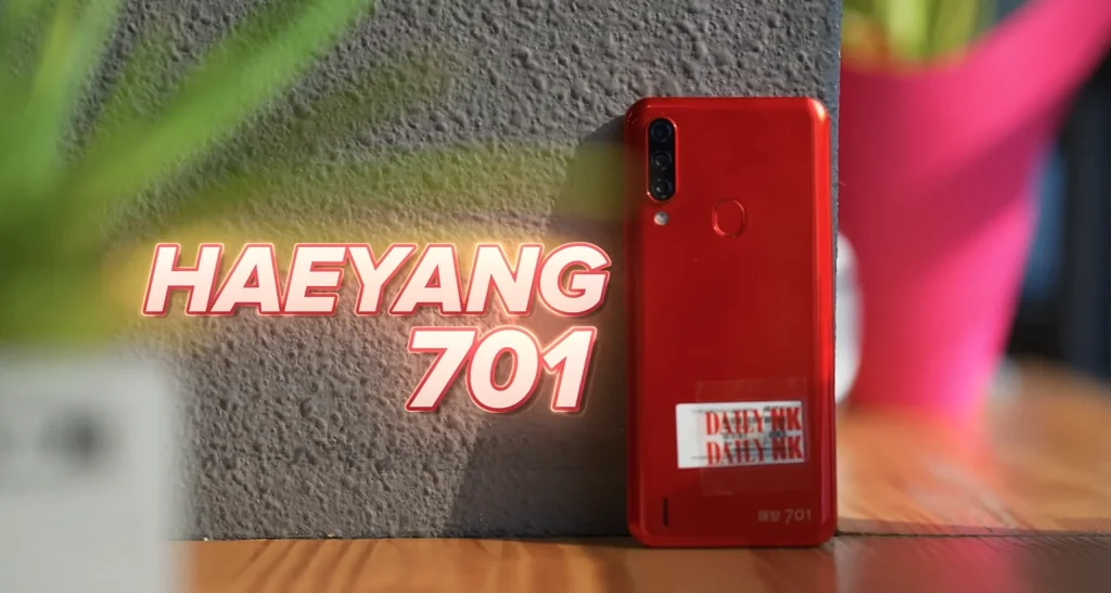 Man gets his hands on two illegal North Korean smartphones to put them through tests