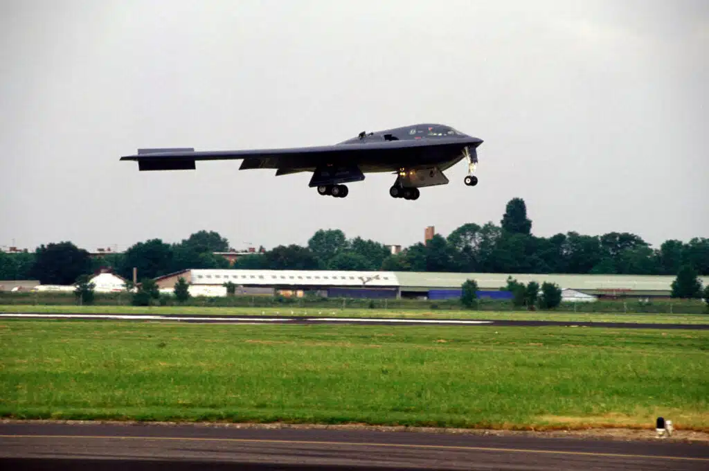 B-2 Spirit stealtj bomber, a weird aircraft that flew at the 1995 Paris Air Show