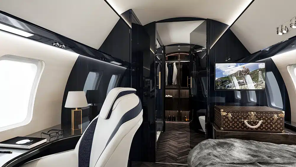 Private jet design: Officina Armare Bombardier Global 6000  mahogany wood interior