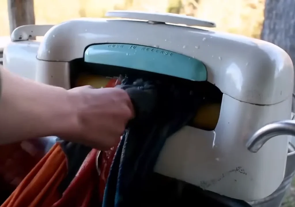 US couple still use a microwave from 1946 proving that old technology can be gold