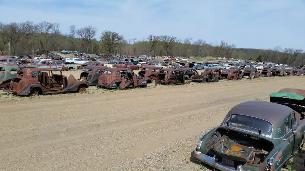 One-of-the-largest-car-graveyards-in-America-full-of-classic-cars