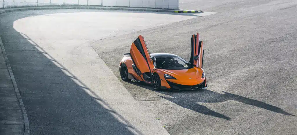 A McLaren 600LT was humiliated by a V12 Toyota with a V12 engine and sports car exhaust that proved deeper and more powerful than expected