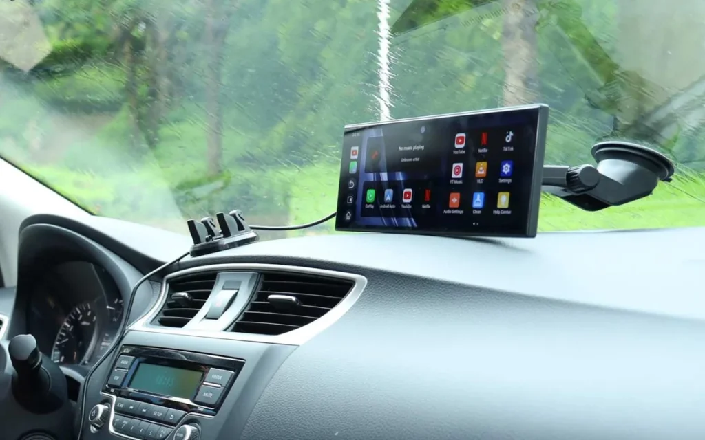 Ottocast ScreenFlow brings everything Apple CarPlay offers to a portable screen and drivers have instantly fell in love with its features