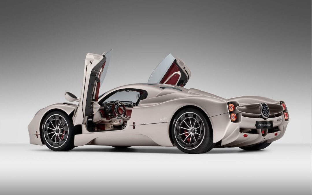 The Pagani Utopia is here and it has a wild V12 with a manual gearbox