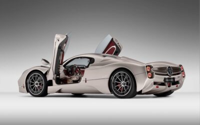 The Pagani Utopia is here and it has a wild V12 with a manual gearbox