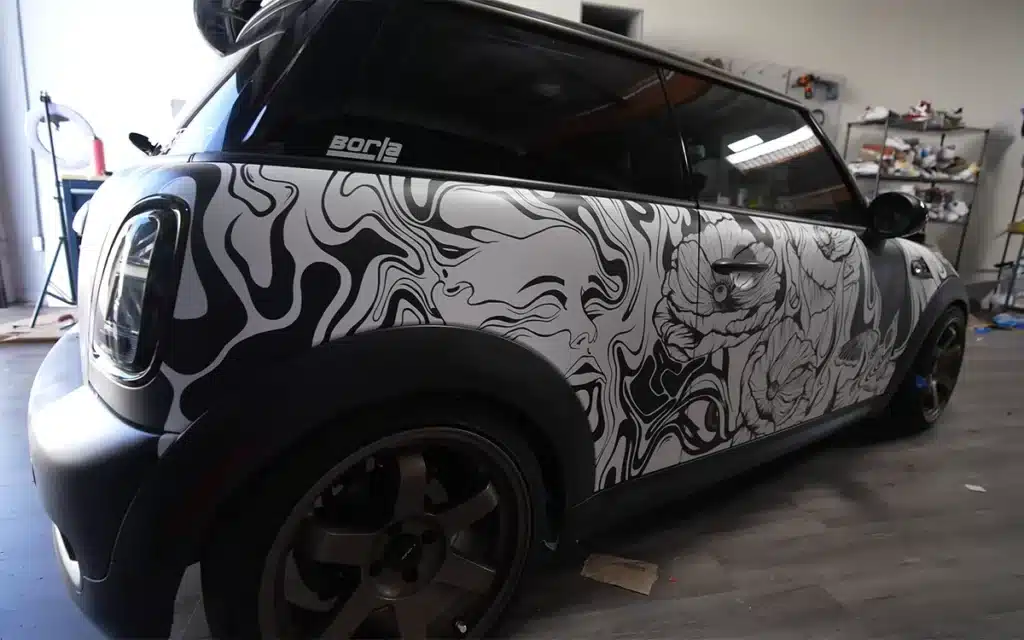 This American artist asked a stranger if he could paint her Mini by hand, and the final product that he created left her speechless