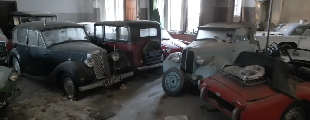 One of the largest barn find collections featured 230 very rare classic cars in amazing condition and they ended up selling for millions of dollars
