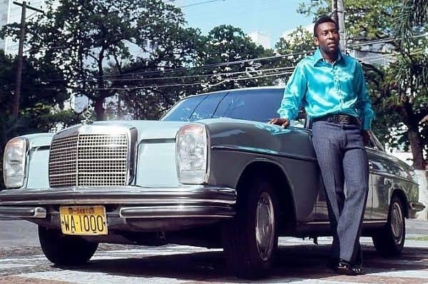 Pelé car collection - Pelé with his Mercedes