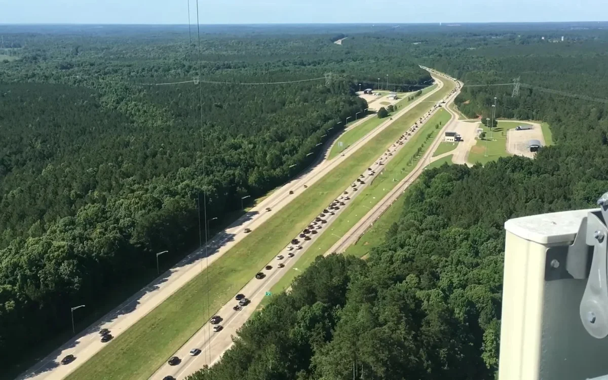 Man captures video of a phantom traffic jam on a US highway which shows the real explanation of why you get stuck for no reason
