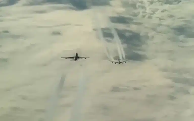 Pilot shares video of how planes fly next to each other